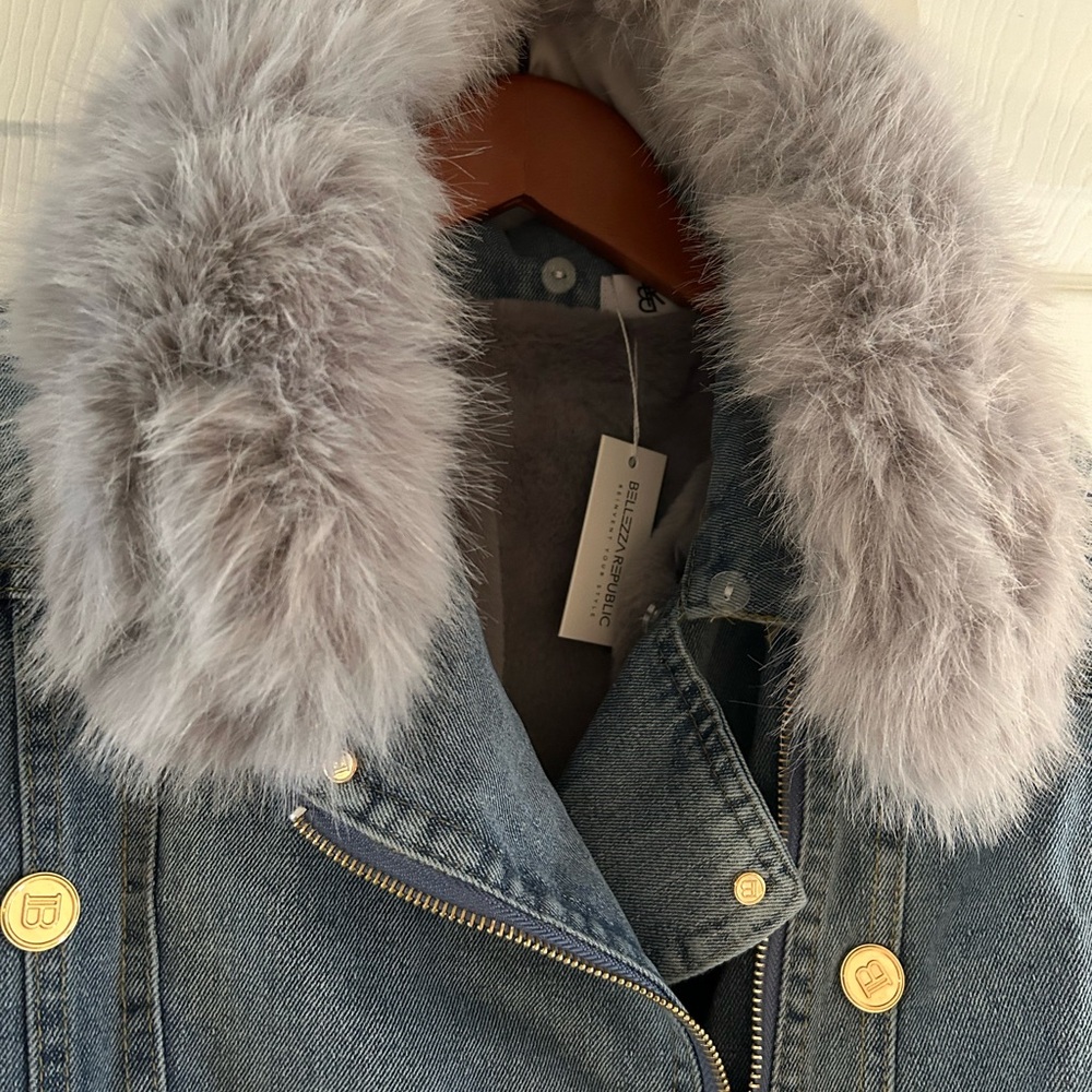 NWT Bellezza Republic Short Denim Jacket, Faux fur, L, with original package